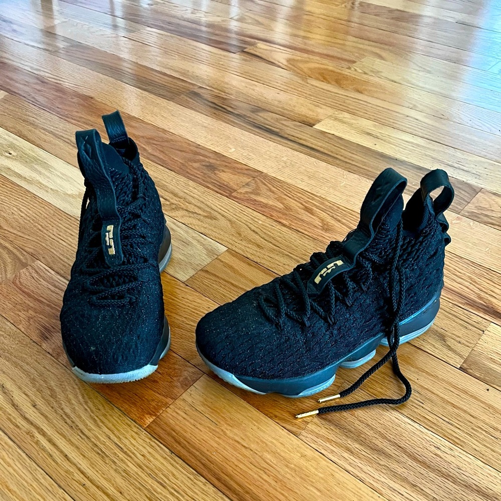 Nike Lebron 15
